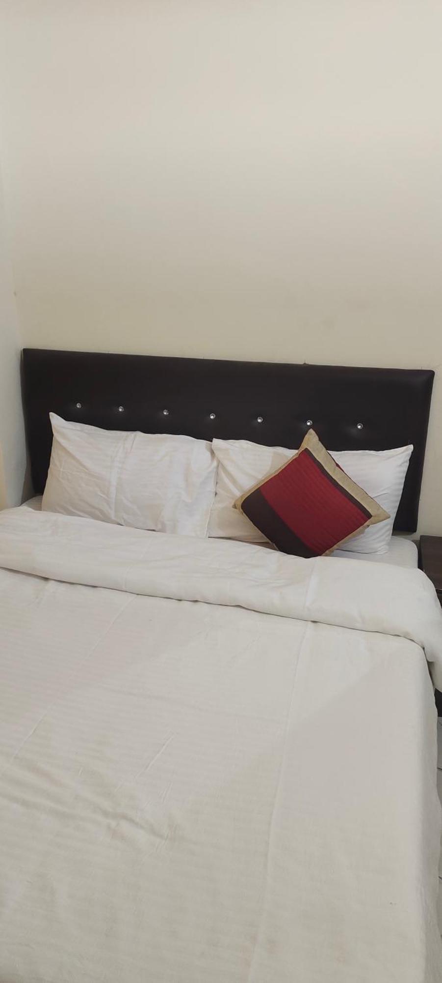 Ranthambhore Tiger Hut 萨瓦伊马多普尔 外观 照片