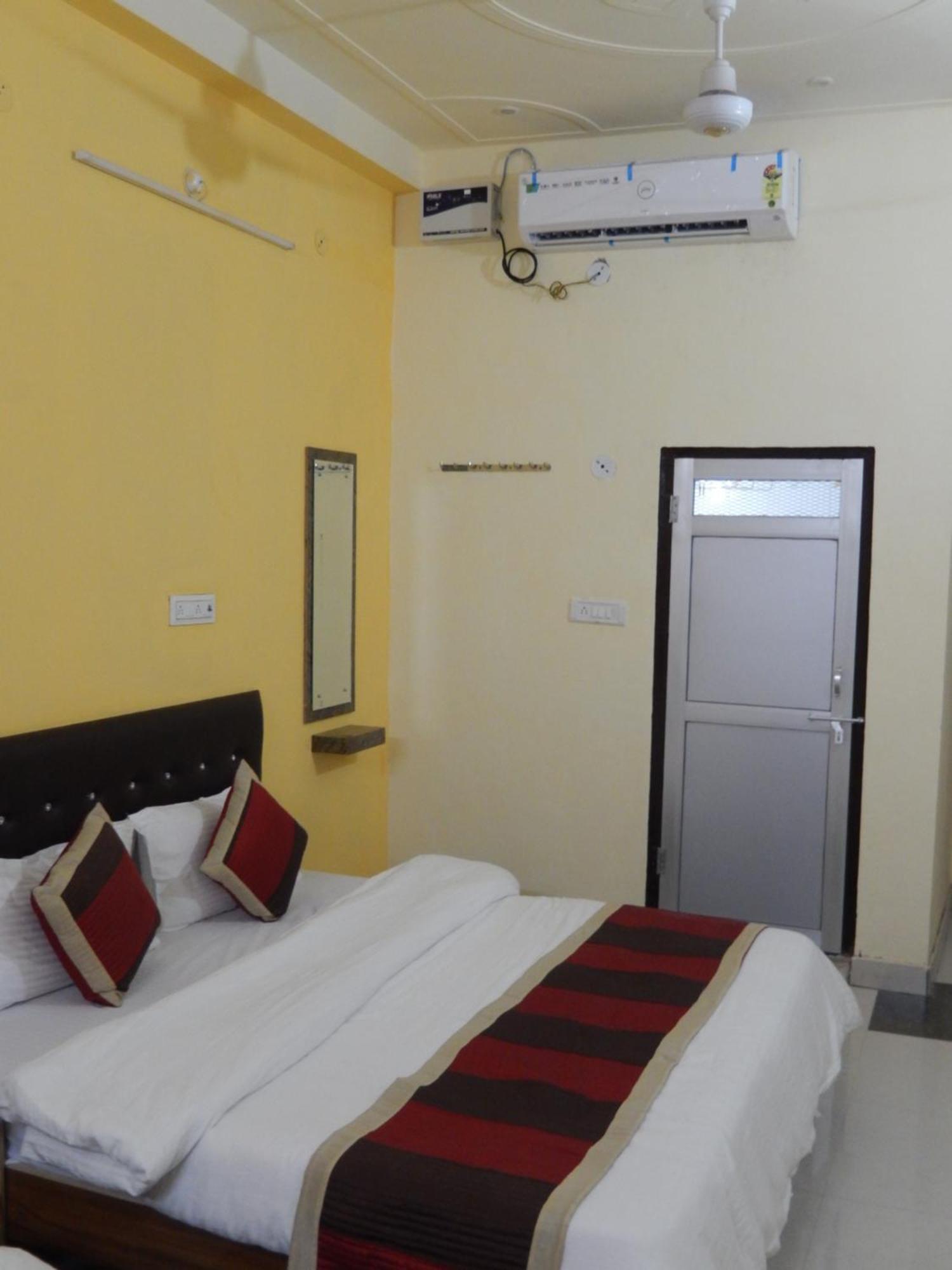 Ranthambhore Tiger Hut 萨瓦伊马多普尔 外观 照片