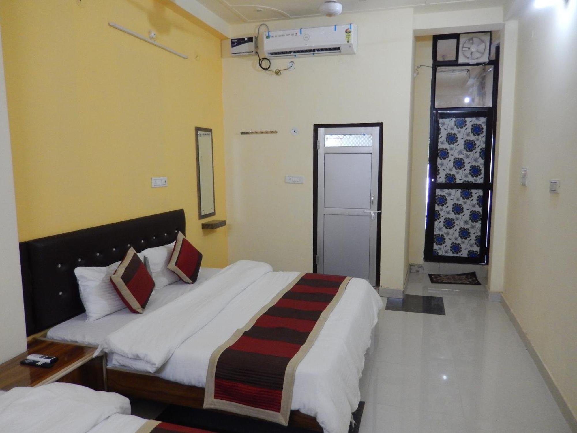 Ranthambhore Tiger Hut 萨瓦伊马多普尔 外观 照片