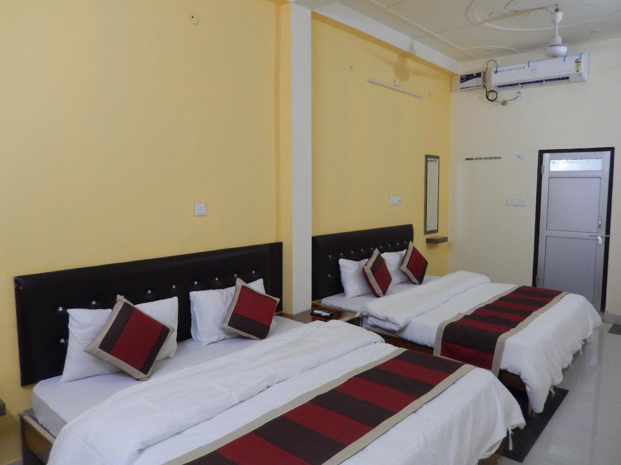 Ranthambhore Tiger Hut 萨瓦伊马多普尔 外观 照片